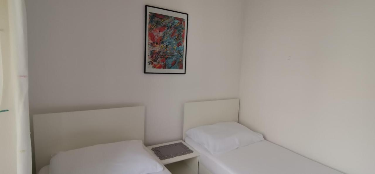 Luka'S Lodge Guesthouse & Hostel Hvar Town Luaran gambar
