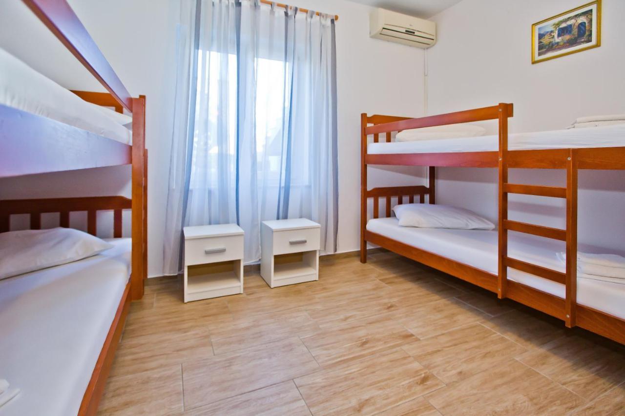 Luka'S Lodge Guesthouse & Hostel Hvar Town Luaran gambar