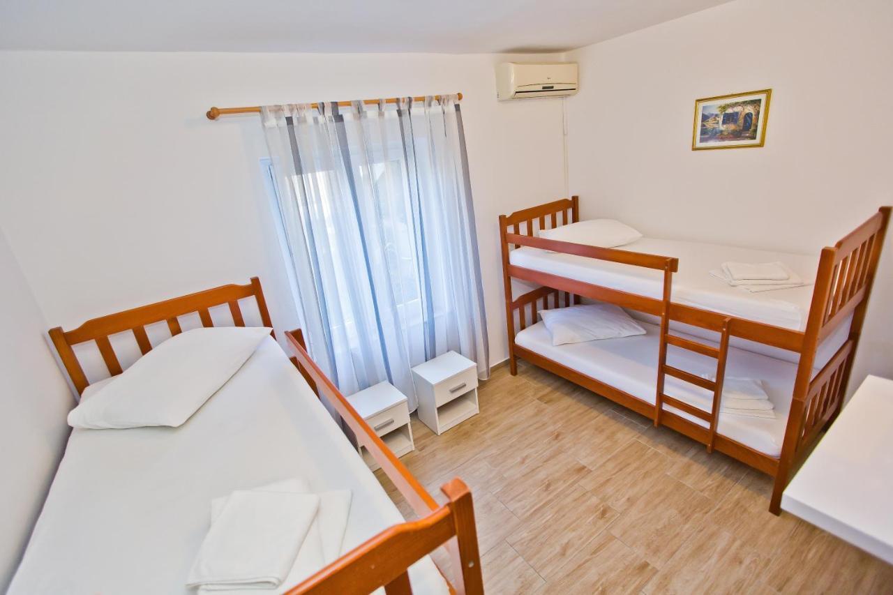 Luka'S Lodge Guesthouse & Hostel Hvar Town Luaran gambar