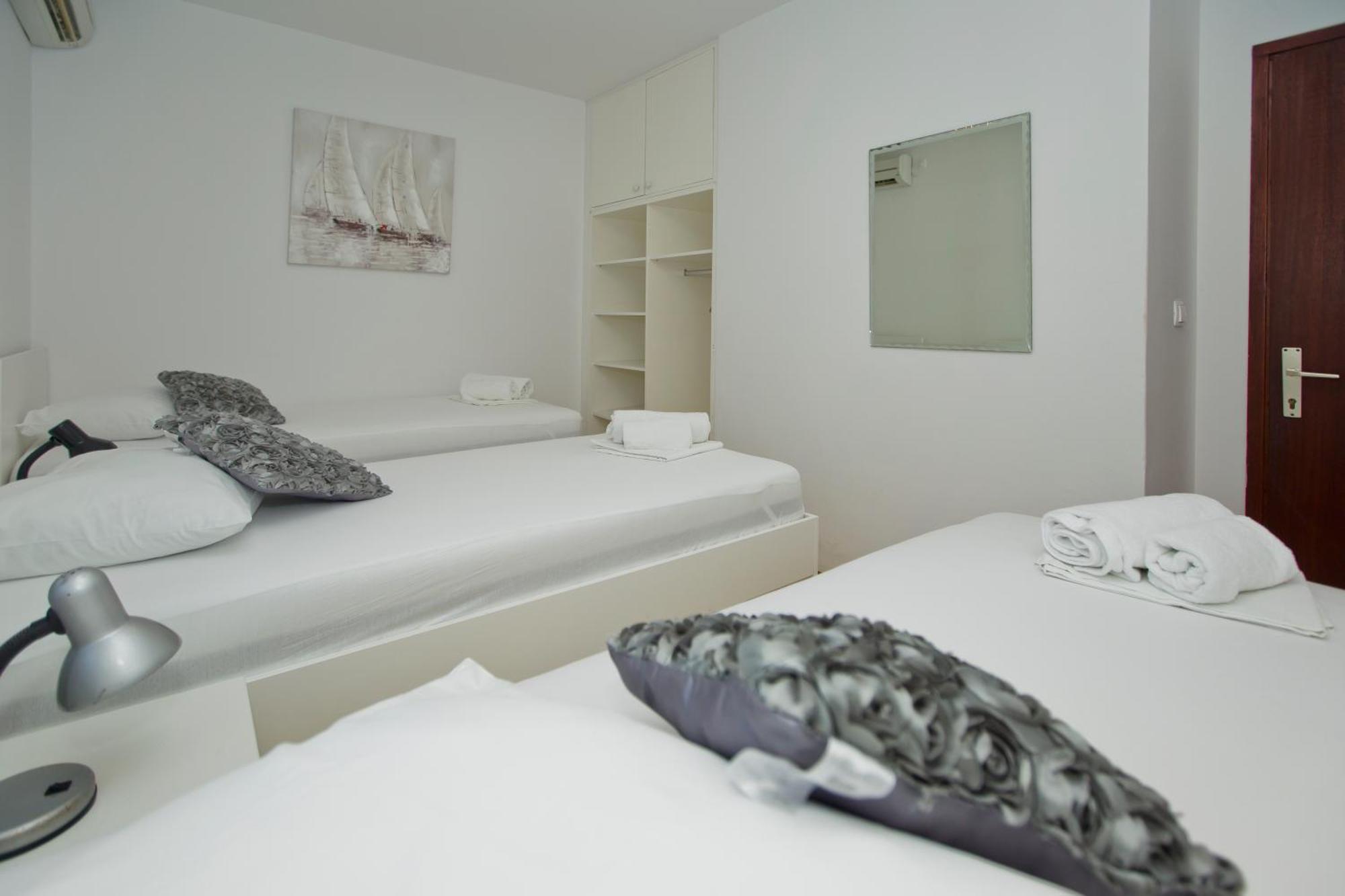 Luka'S Lodge Guesthouse & Hostel Hvar Town Luaran gambar