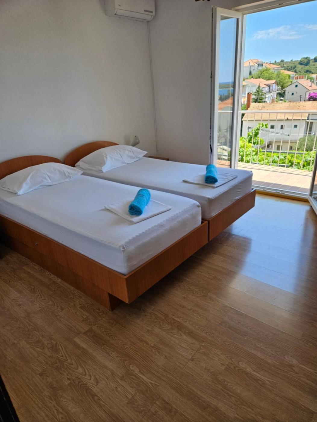 Luka'S Lodge Guesthouse & Hostel Hvar Town Luaran gambar