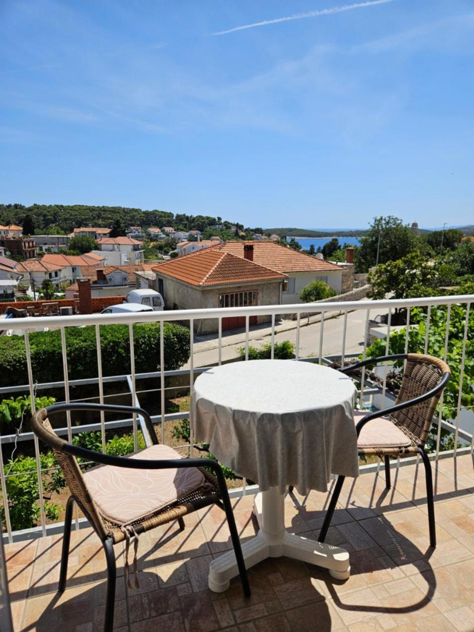 Luka'S Lodge Guesthouse & Hostel Hvar Town Luaran gambar