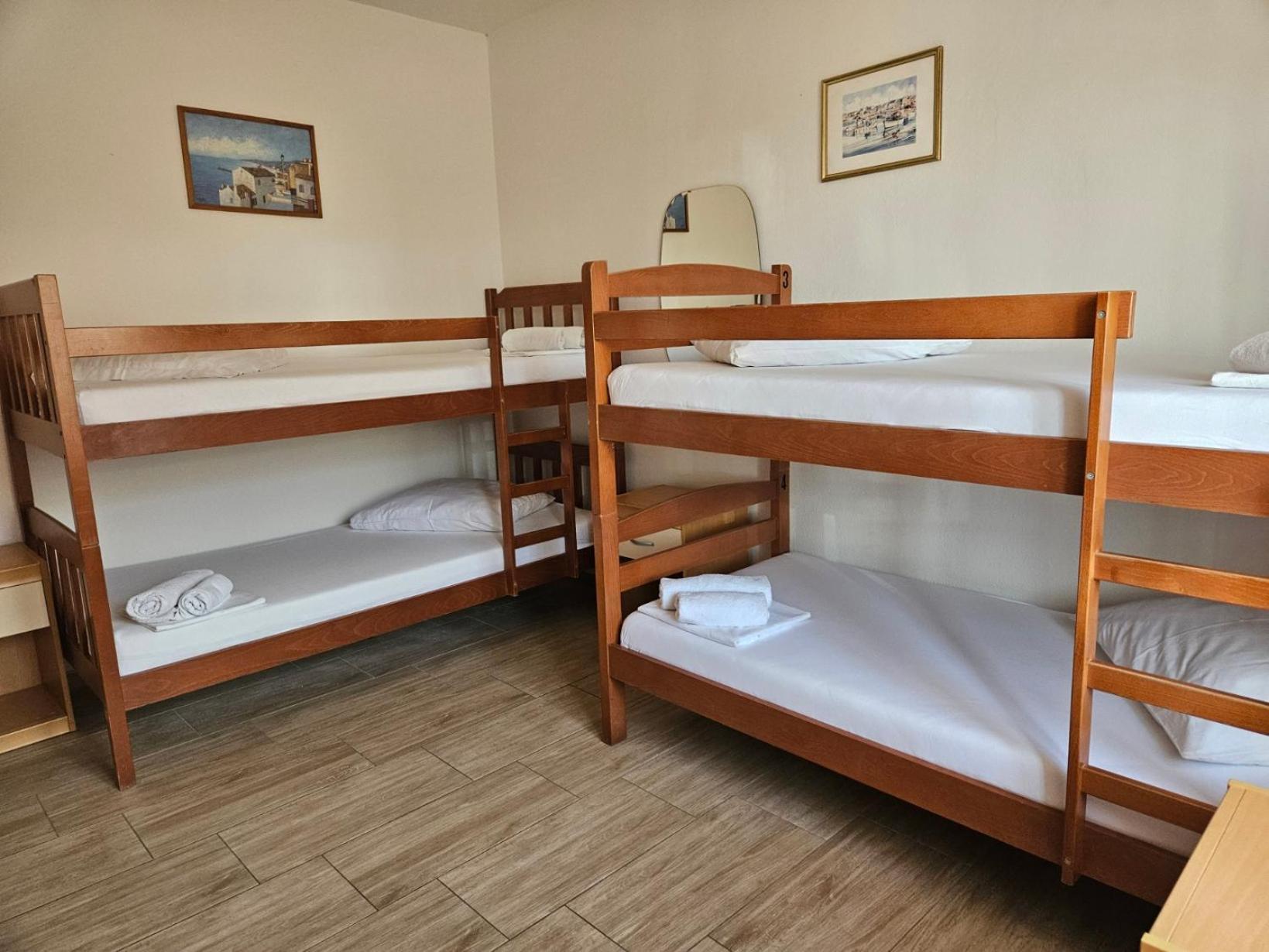 Luka'S Lodge Guesthouse & Hostel Hvar Town Luaran gambar