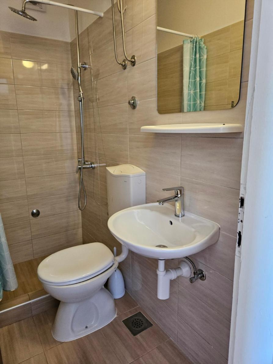 Luka'S Lodge Guesthouse & Hostel Hvar Town Luaran gambar